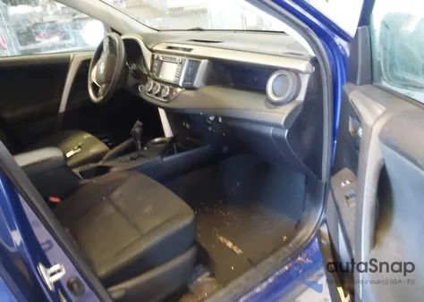 2015 Toyota Rav4 Le z USA, uszkodzony, nr VIN 2T3ZFREV5FW213335